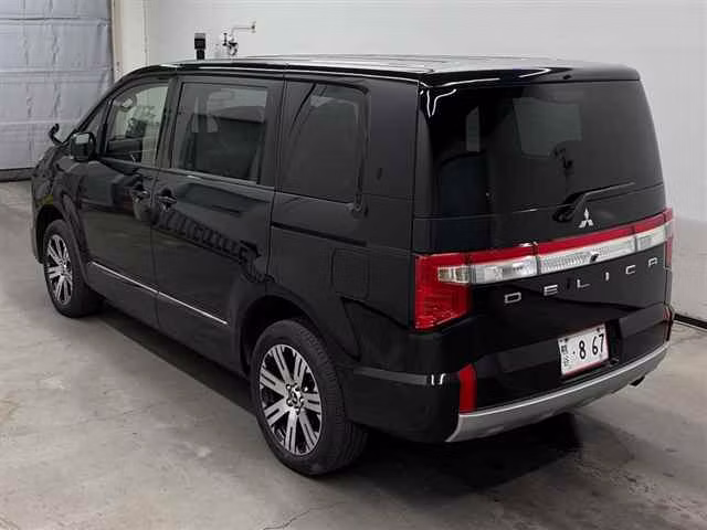 MITSUBISHI DELICA D:5