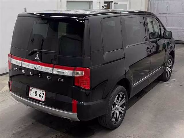 MITSUBISHI DELICA D:5