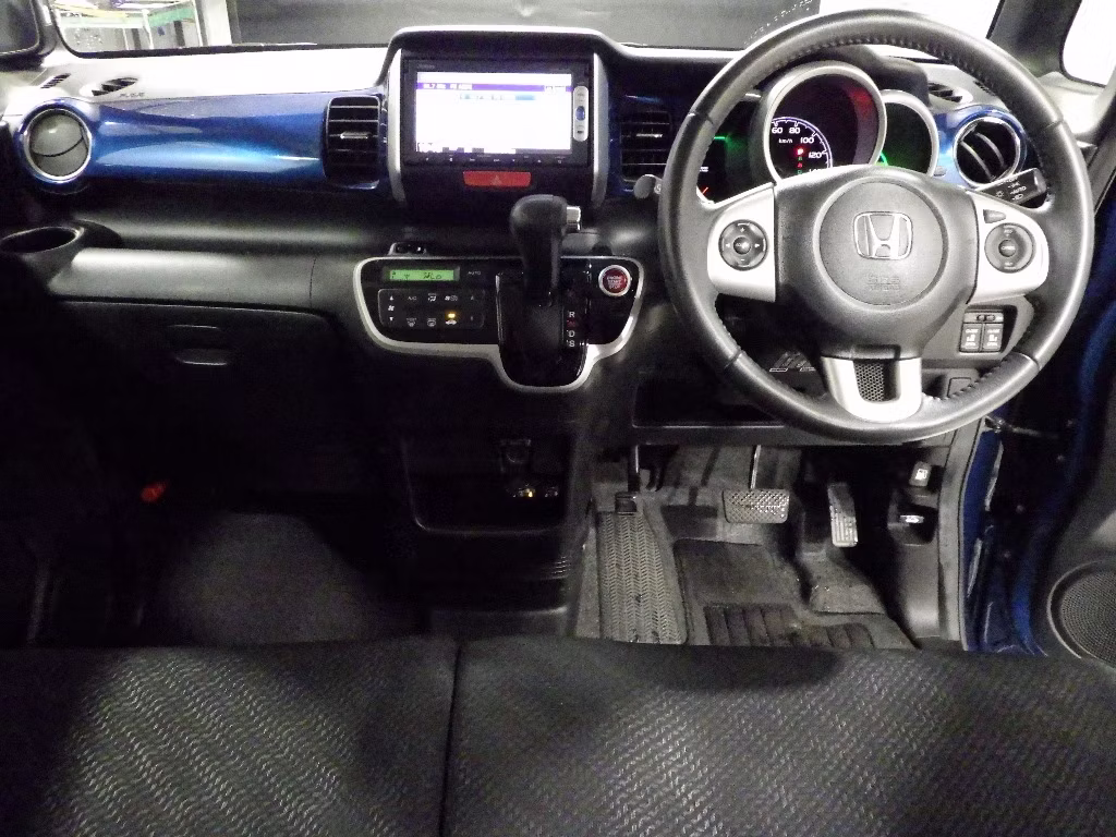 HONDA N-BOX