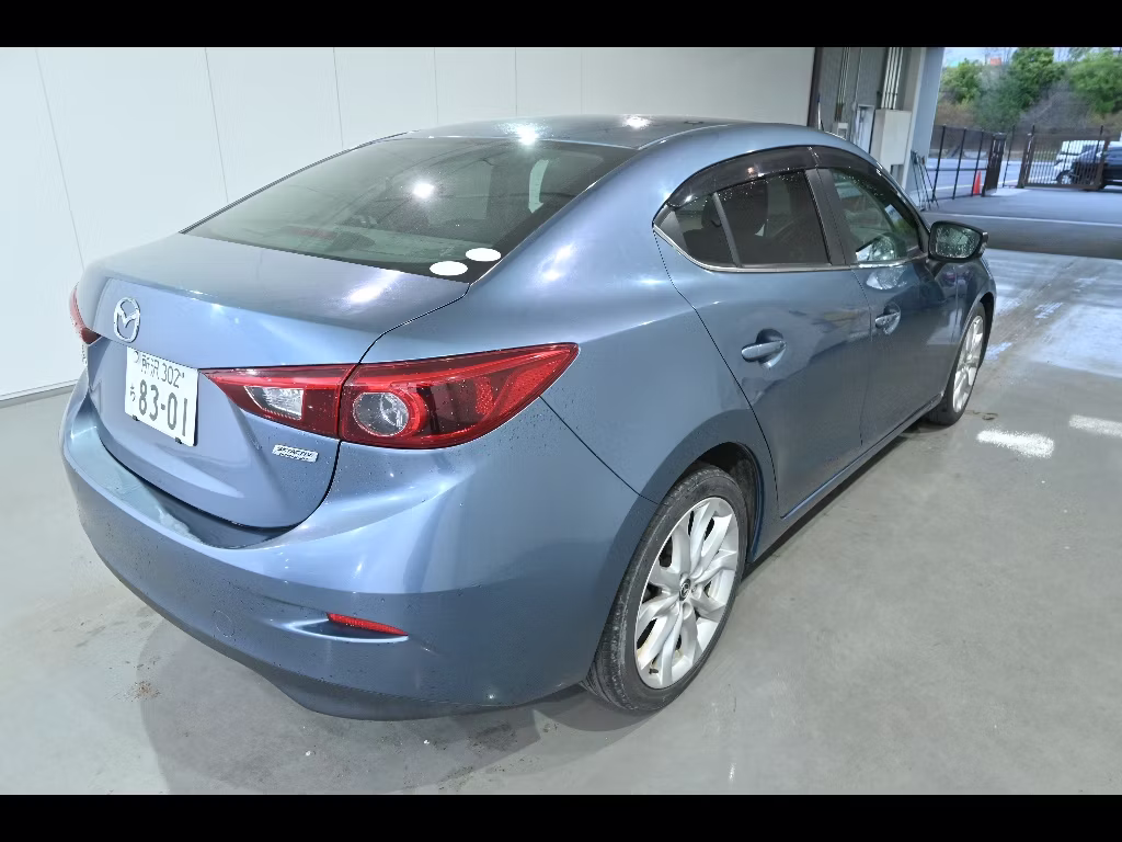 MAZDA AXELA