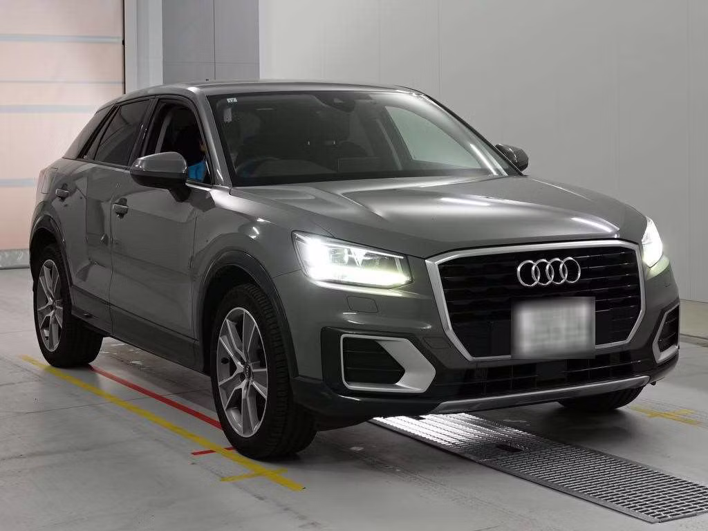 AUDI Q2