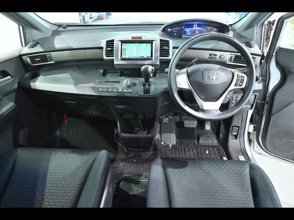 HONDA FREED SPIKE