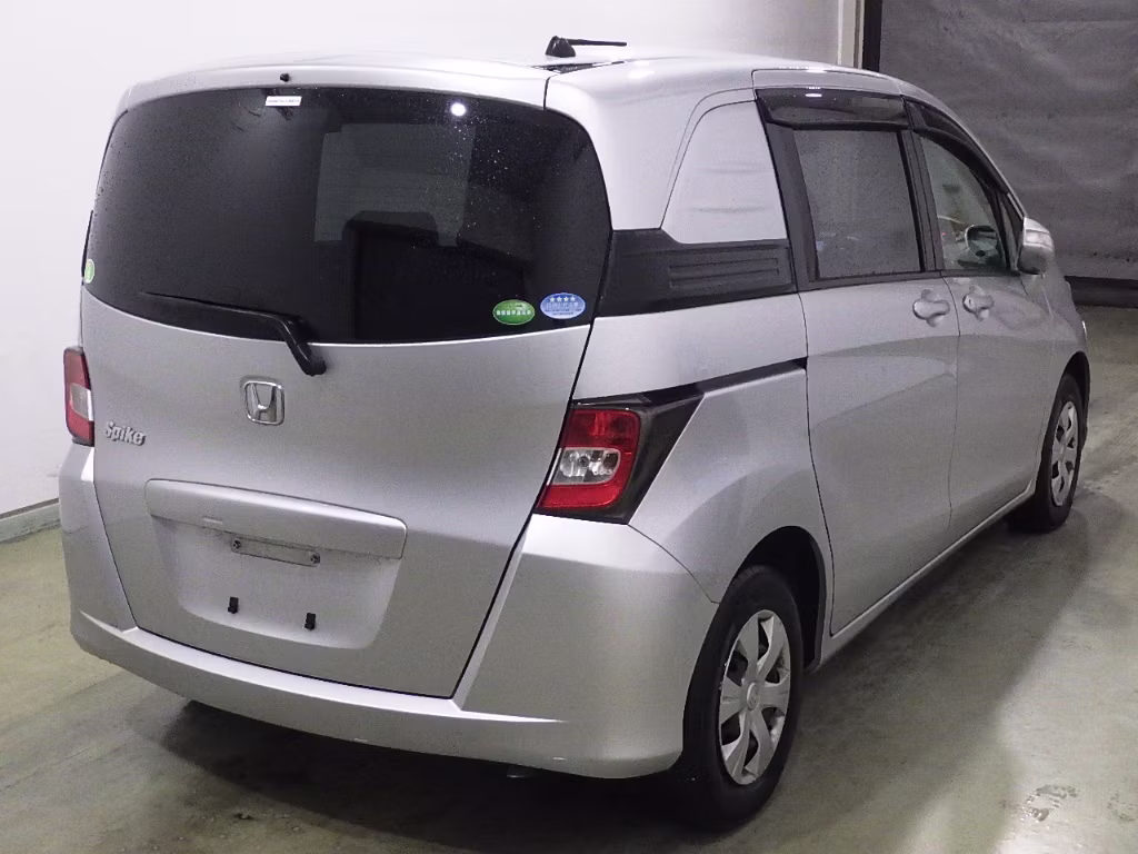 HONDA FREED SPIKE