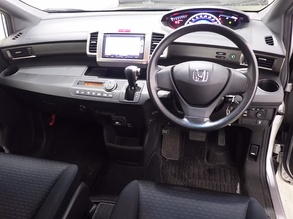 HONDA FREED SPIKE