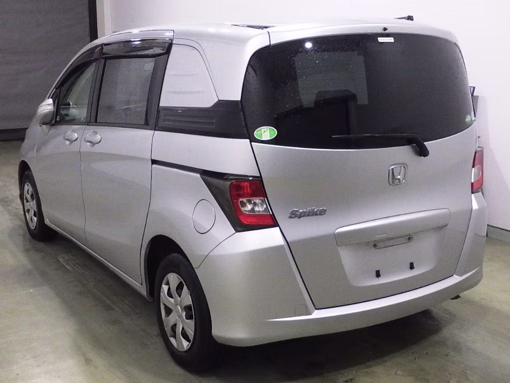 HONDA FREED SPIKE