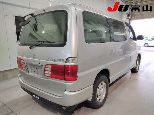 TOYOTA GRAND HIACE