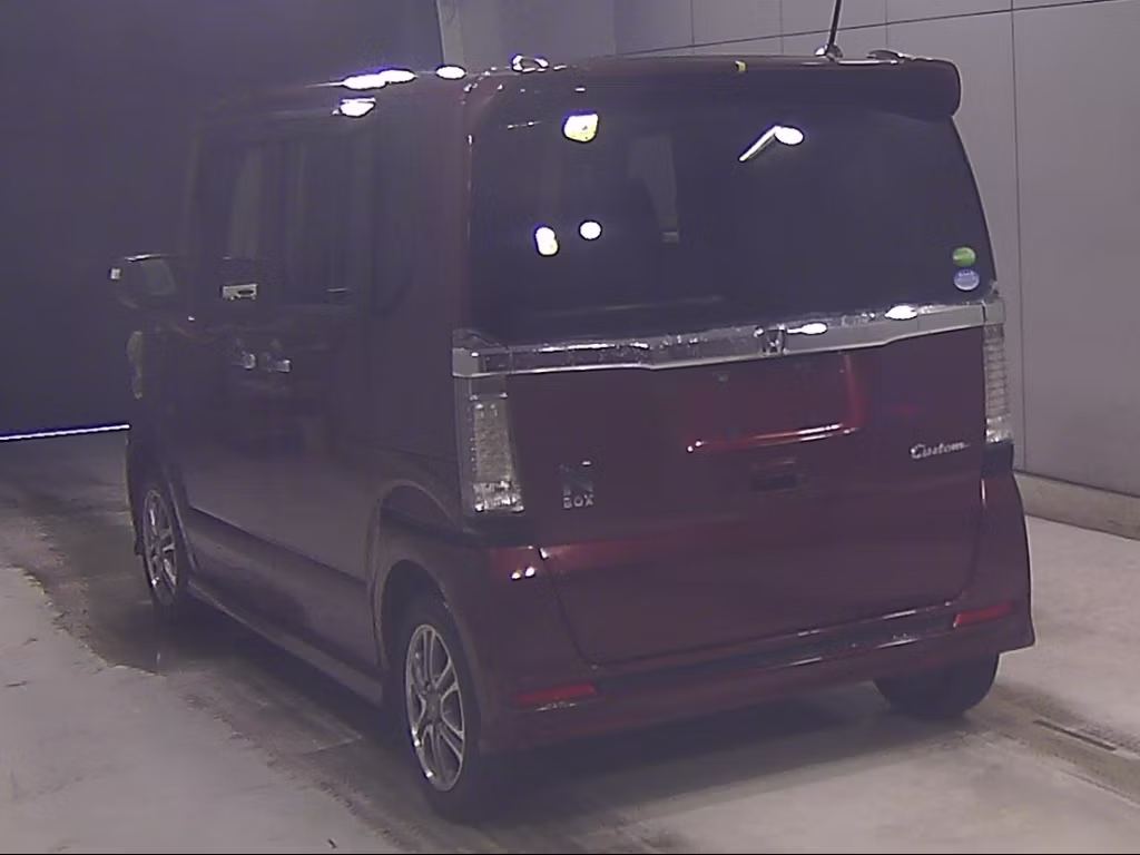 HONDA N-BOX