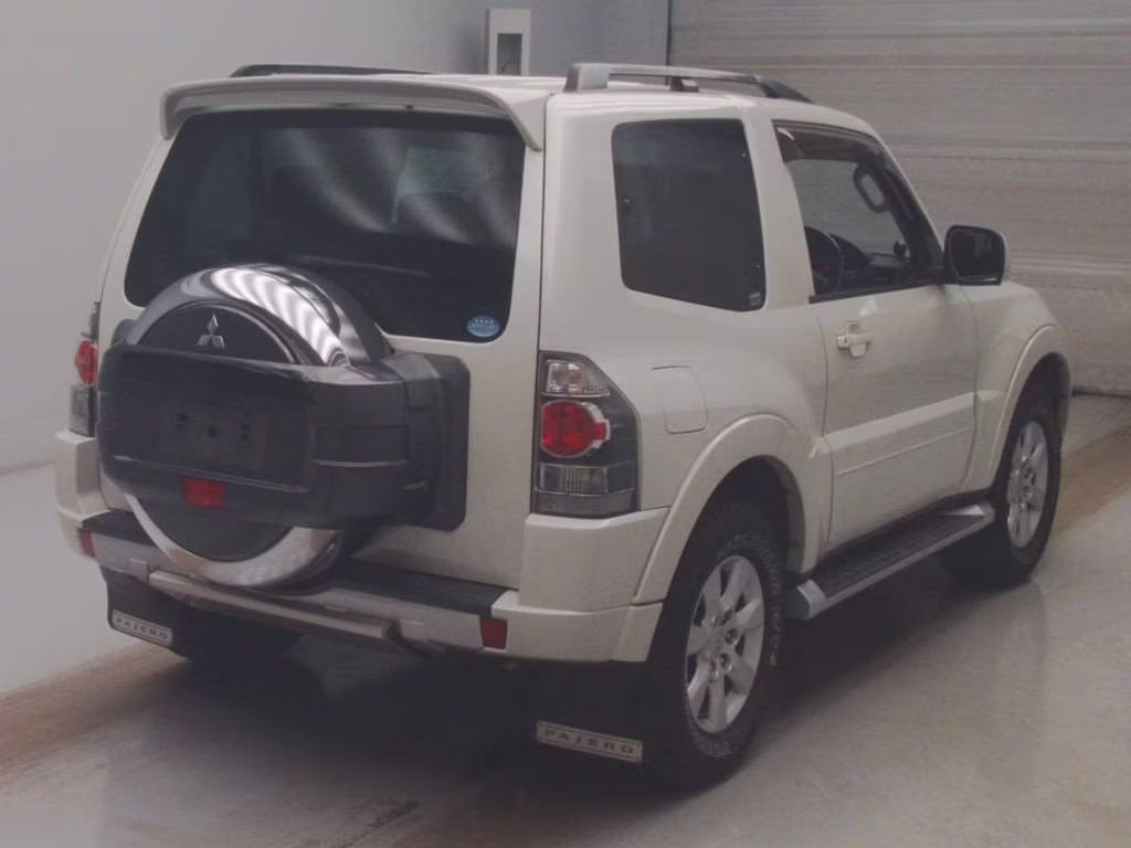 MITSUBISHI PAJERO