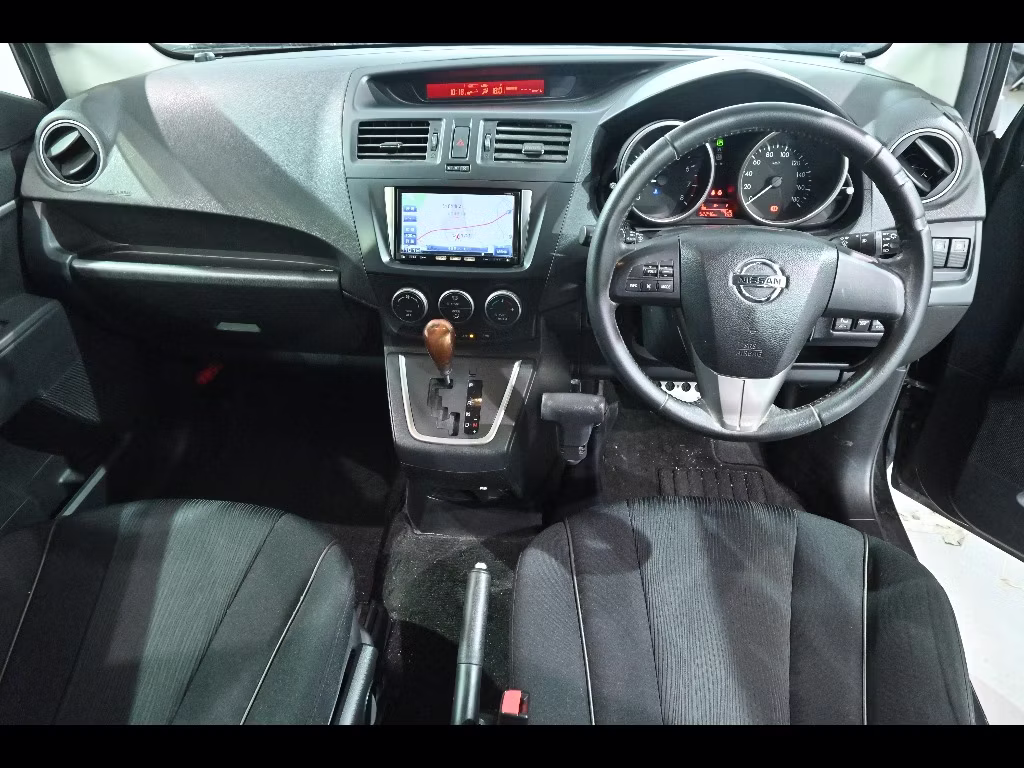 NISSAN LAFESTA