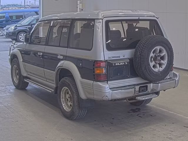 MITSUBISHI PAJERO