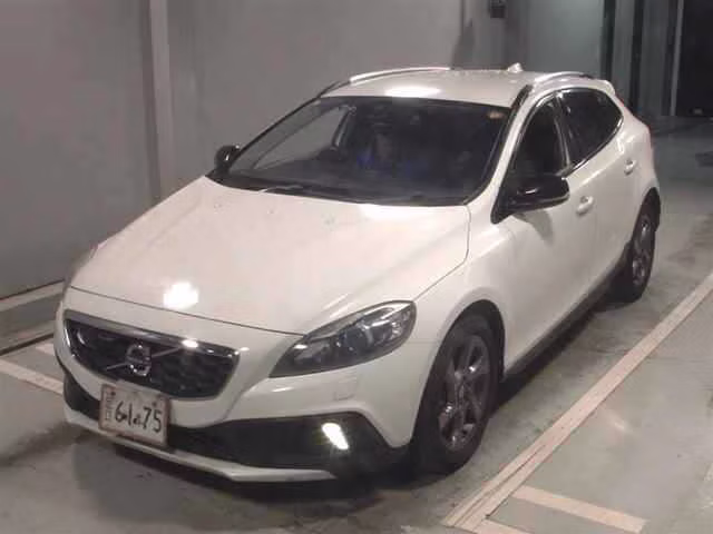 VOLVO V40