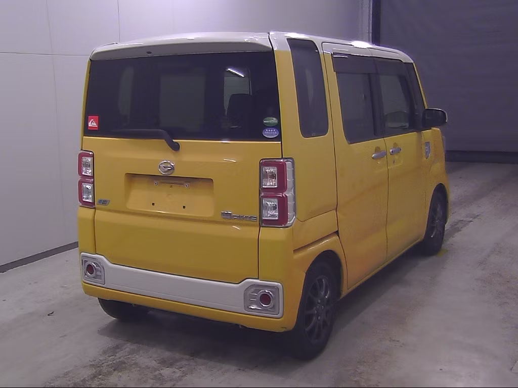 DAIHATSU WAKE