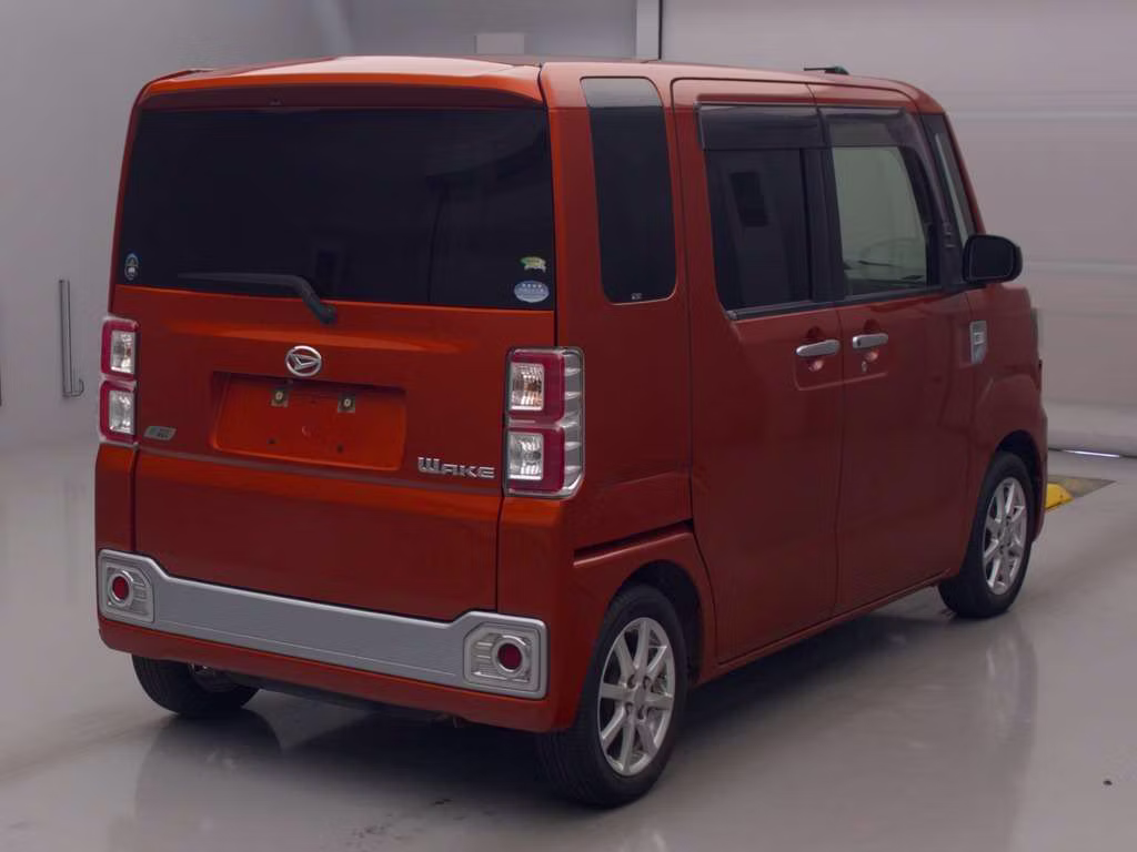 DAIHATSU WAKE