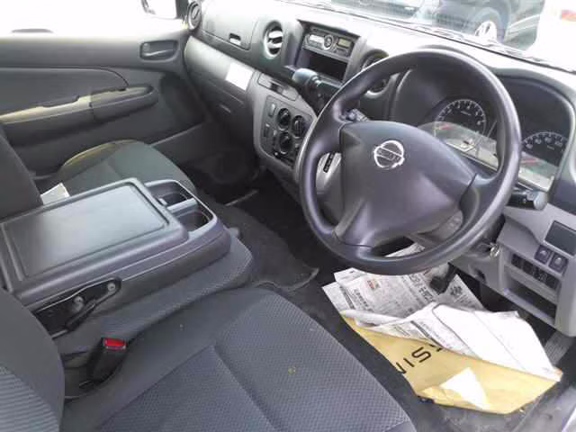 NISSAN NV350 CARAVAN