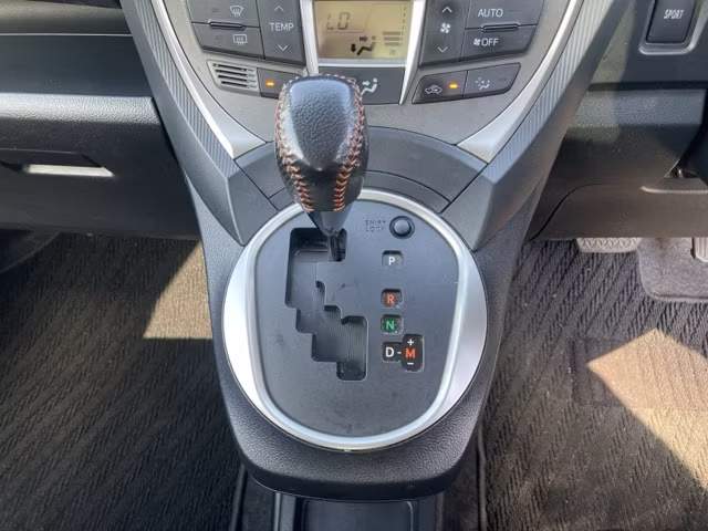 SUBARU TREZIA