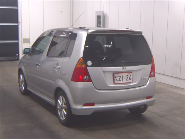 DAIHATSU YRV