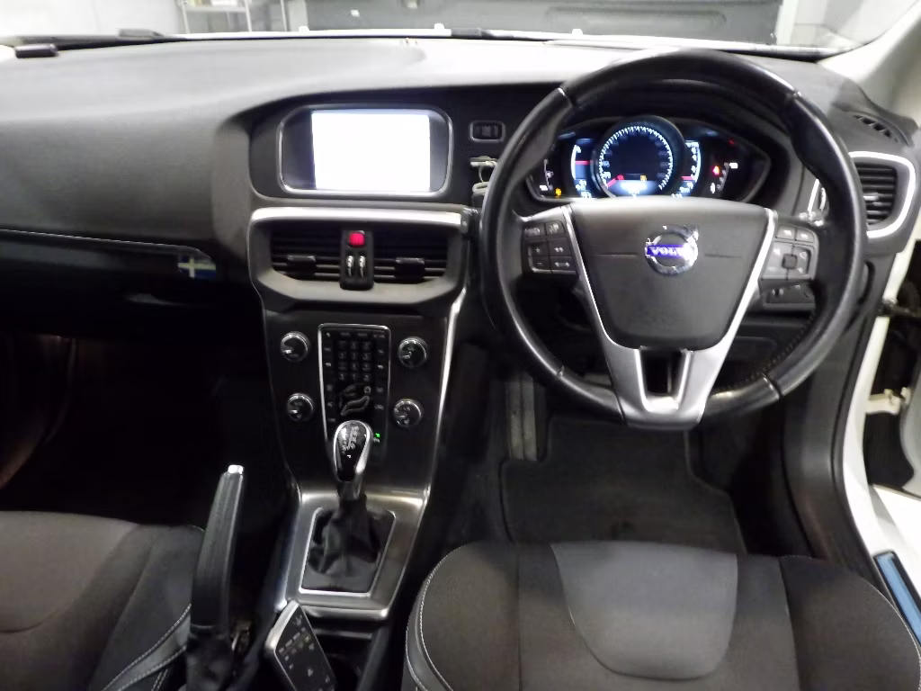 VOLVO V40