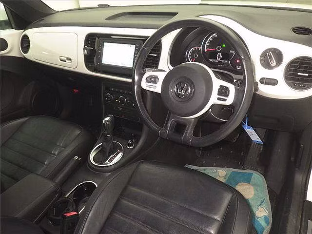 VOLKSWAGEN BEETLE