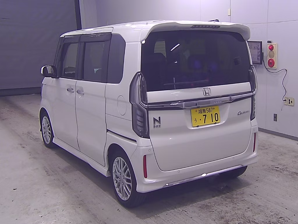 HONDA N-BOX