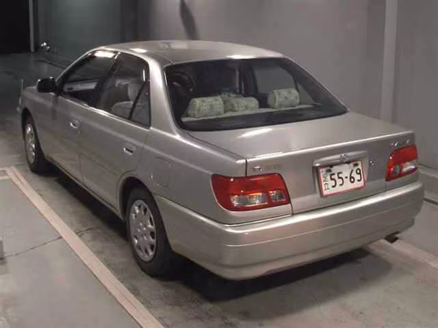 TOYOTA CARINA