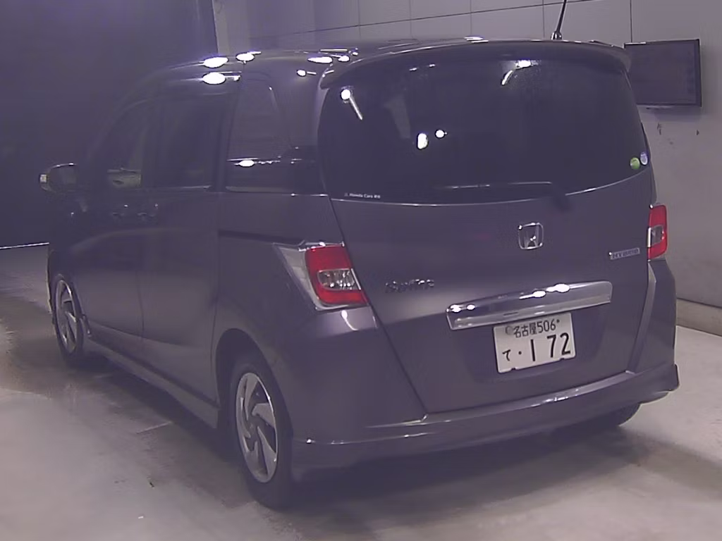 HONDA FREED SPIKE