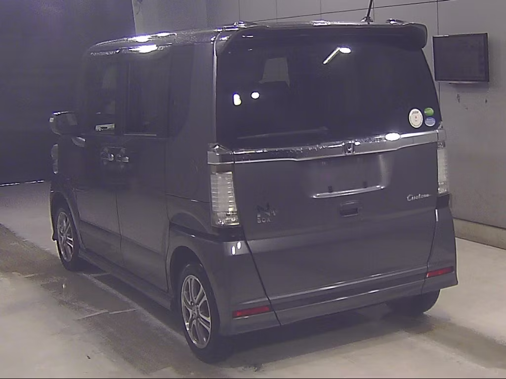 HONDA N-BOX+