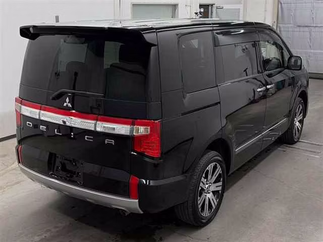 MITSUBISHI DELICA D:5