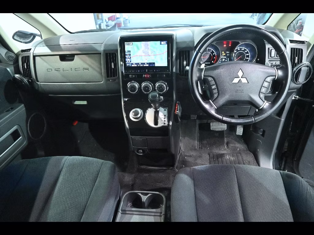 MITSUBISHI DELICA D:5