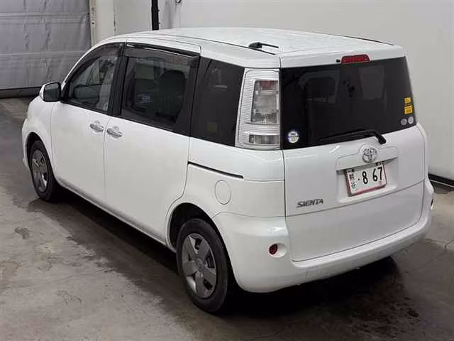 TOYOTA SIENTA