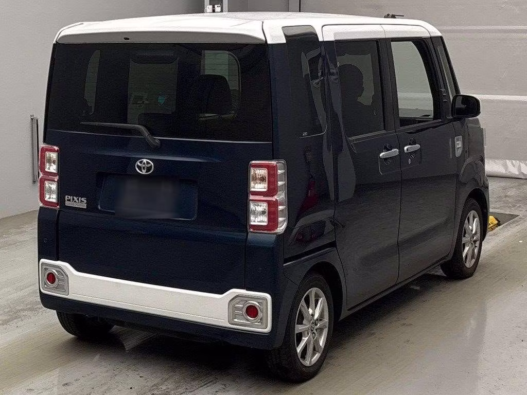 TOYOTA PIXIS MEGA
