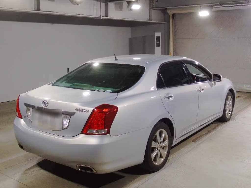 TOYOTA CROWN MAJESTA