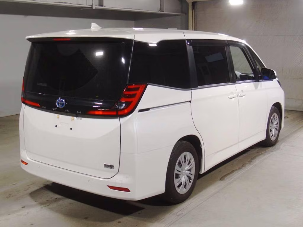 TOYOTA NOAH