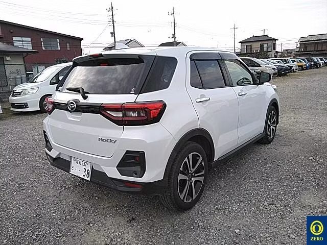 DAIHATSU ROCKY