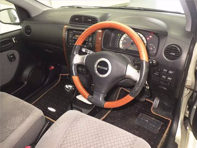 DAIHATSU MIRA AVY
