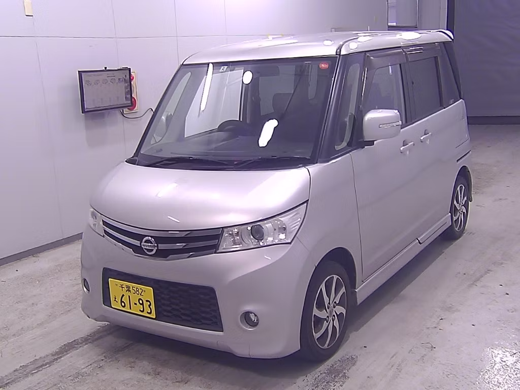 NISSAN ROOX