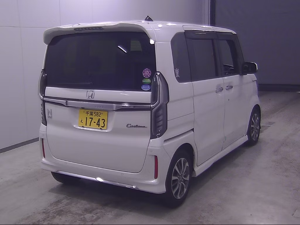 HONDA N-BOX