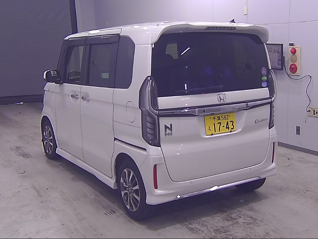 HONDA N-BOX