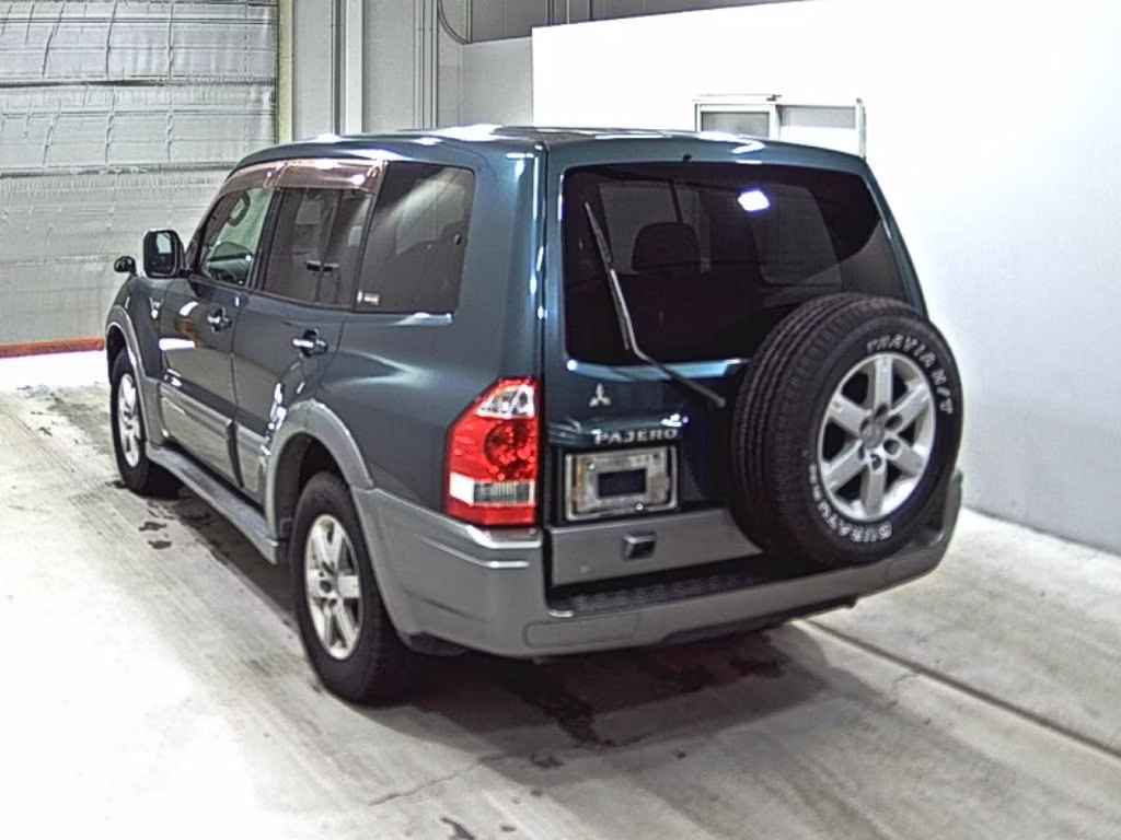 MITSUBISHI PAJERO