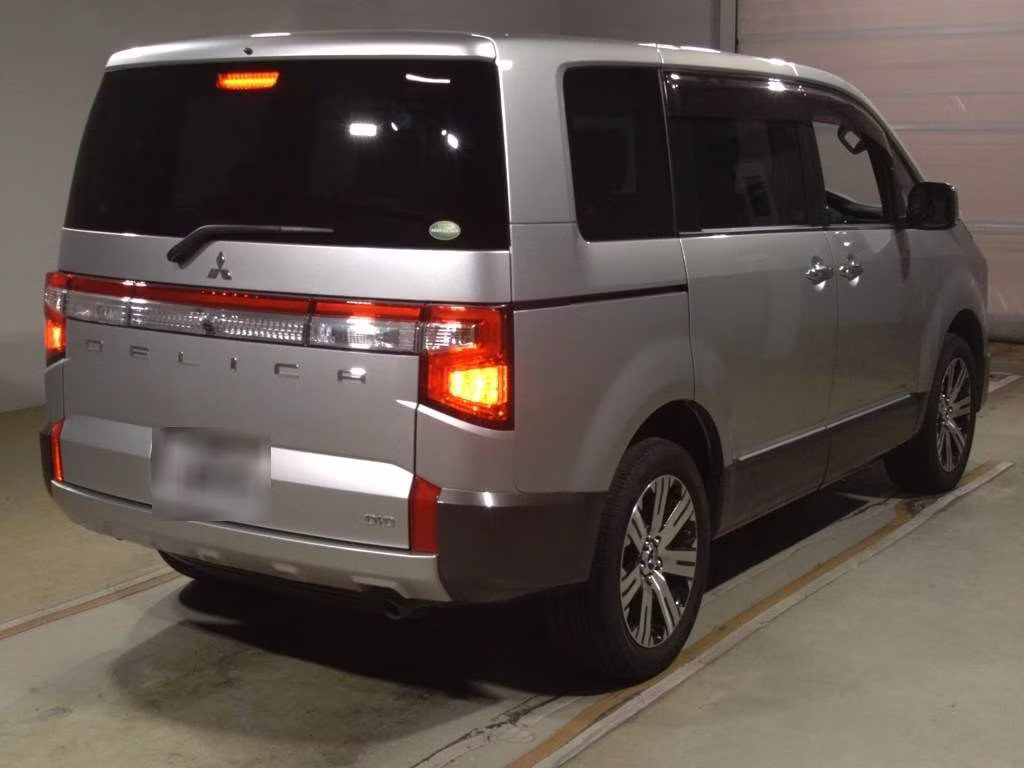 MITSUBISHI DELICA D:5