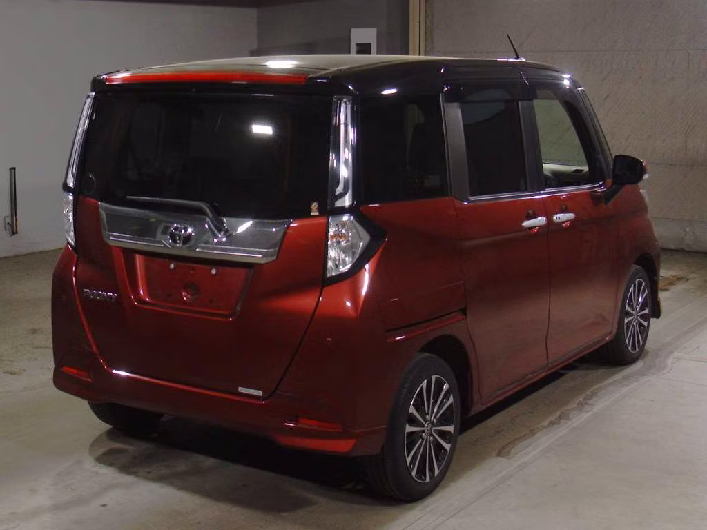 TOYOTA ROOMY