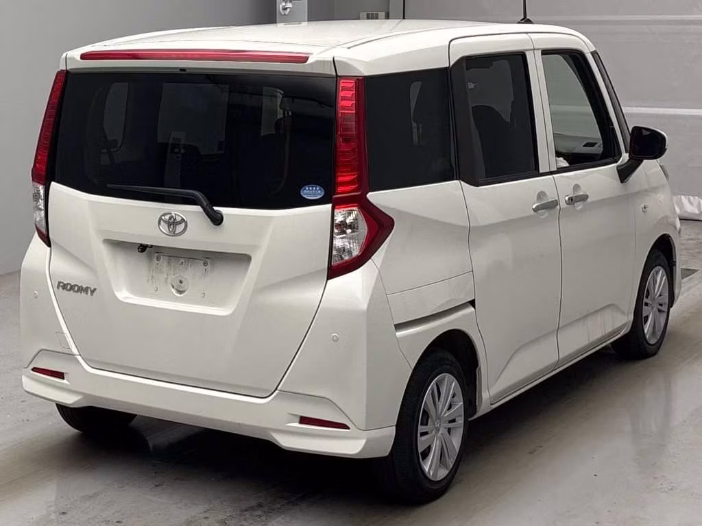 TOYOTA ROOMY