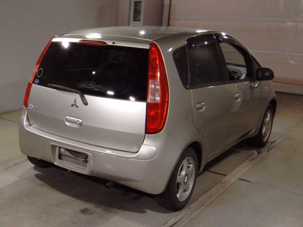MITSUBISHI COLT