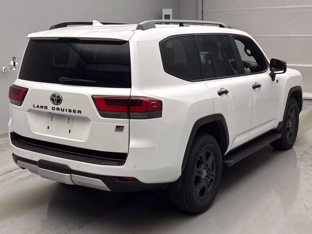 TOYOTA LAND CRUISER