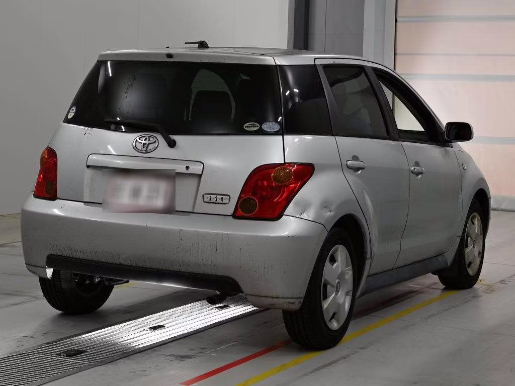 TOYOTA IST