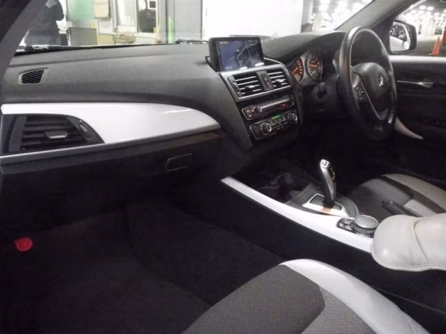 BMW 1-SERIES