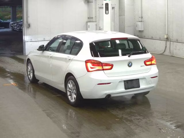 BMW 1-SERIES