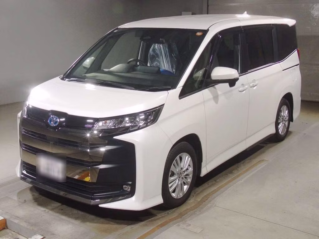 TOYOTA NOAH