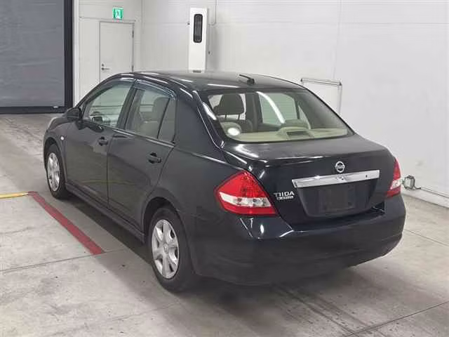 NISSAN TIIDA LATIO