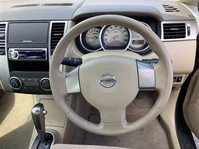 NISSAN TIIDA LATIO