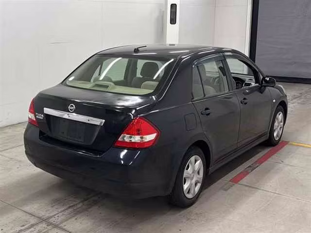 NISSAN TIIDA LATIO